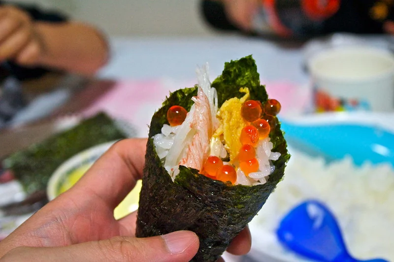 Temaki sushi (Temakizushi)